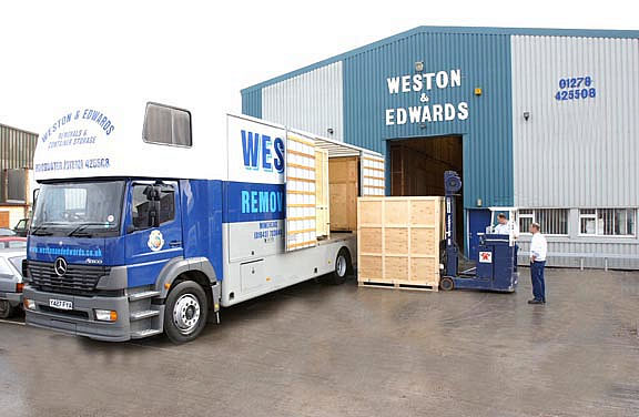 /images/warehouse_lorry_best_copy_copy